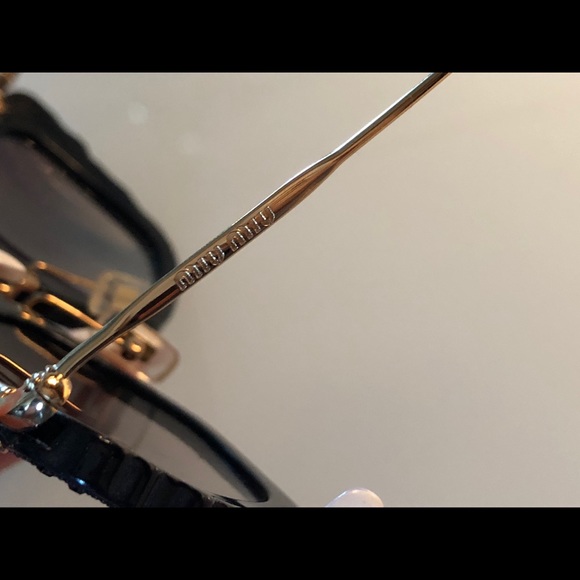 Miu Miu “Noir” sunglasses - Picture 5 of 7